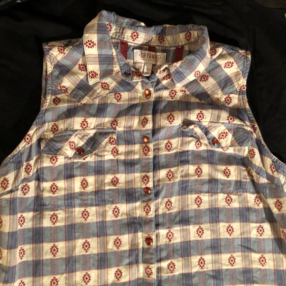 Shyanne Women's Casper Checkered Print Sleeveless Pearl Snap Western Shirt - Picture 4 of 7